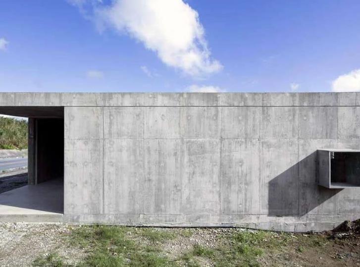 What is the disadvantage of concrete house?  What is the best type of concrete house?